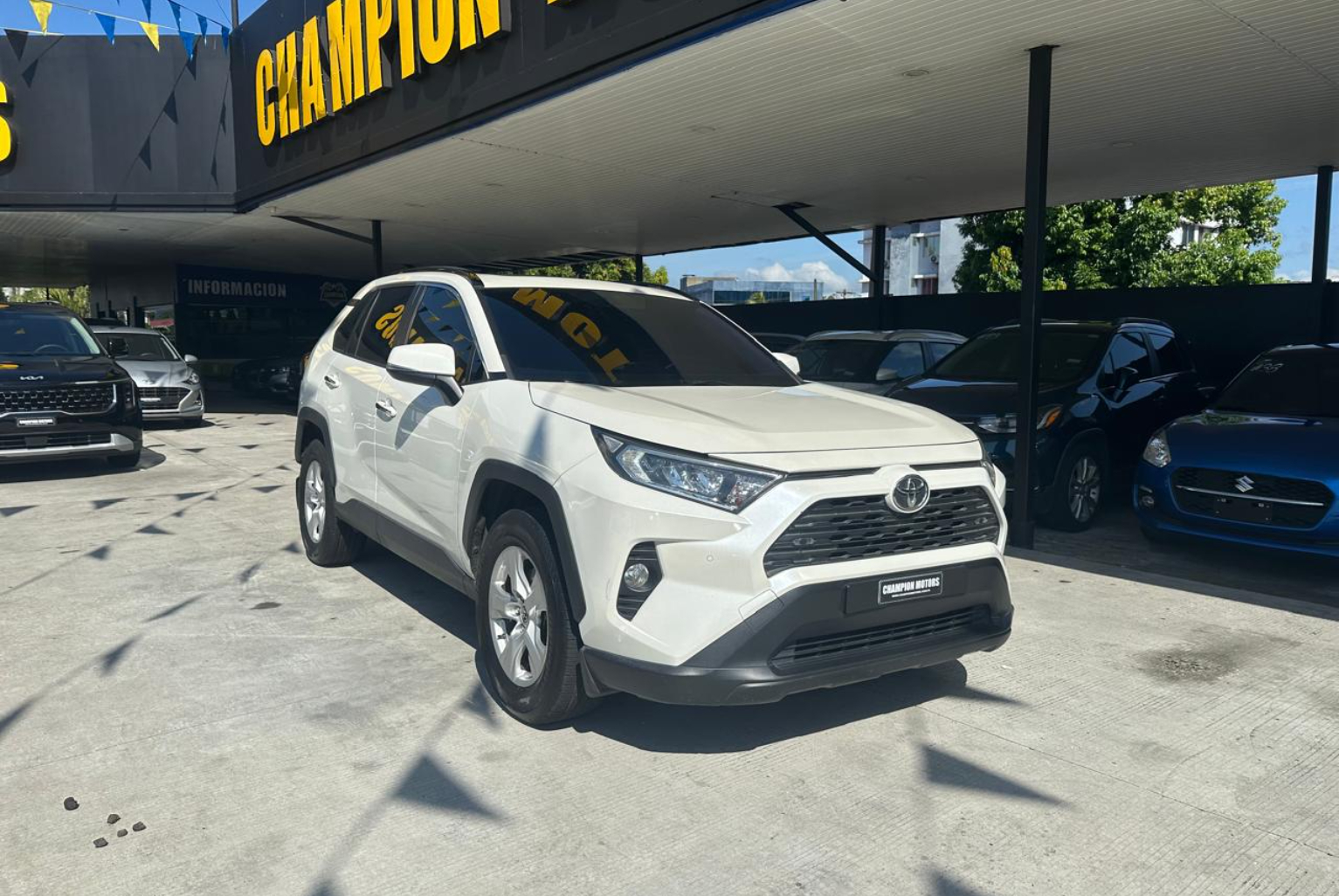 Toyota RAV4 2019 Automático color Blanco, Imagen #3