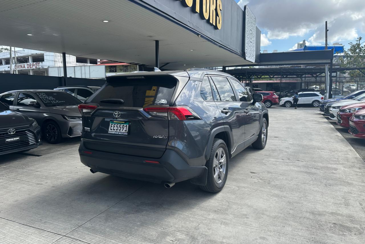 Toyota RAV4 2023 Automático color Gris, Imagen #4