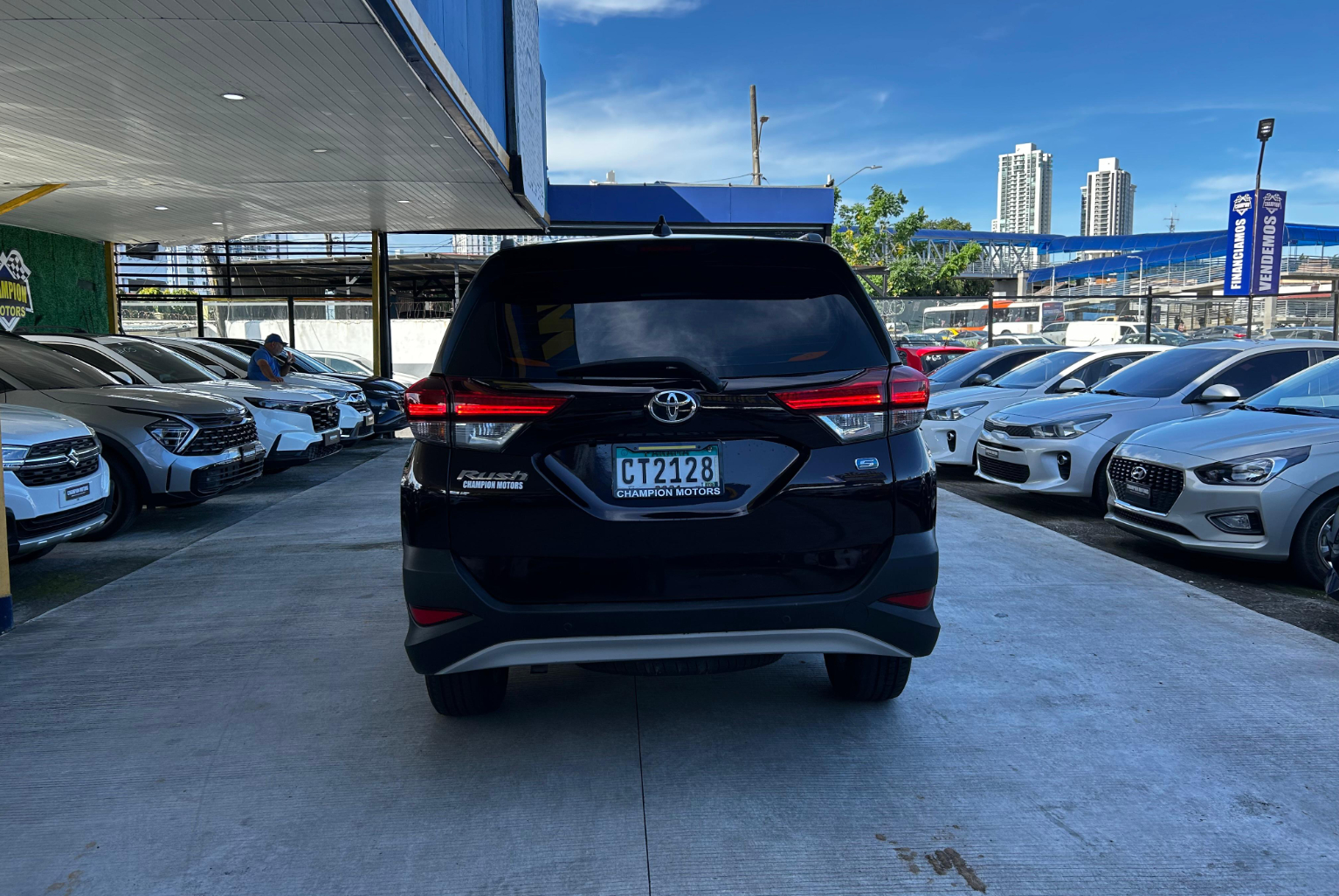 Toyota Rush 2019 Automático color Negro, Imagen #5