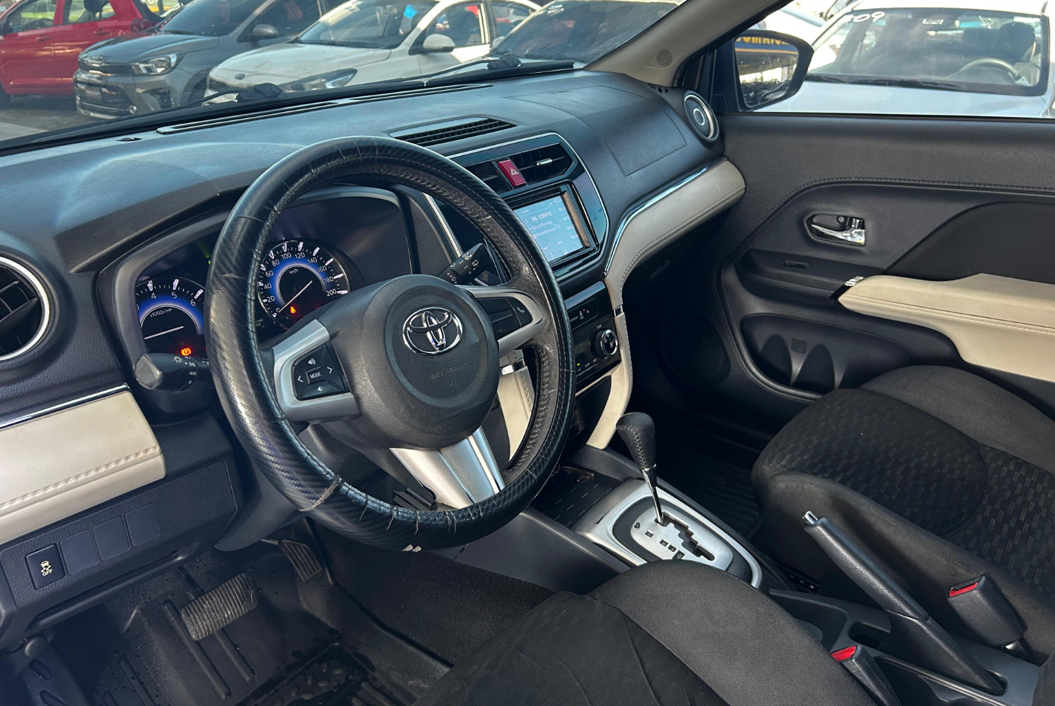 Toyota Rush 2019 Automático color Negro, Imagen #7