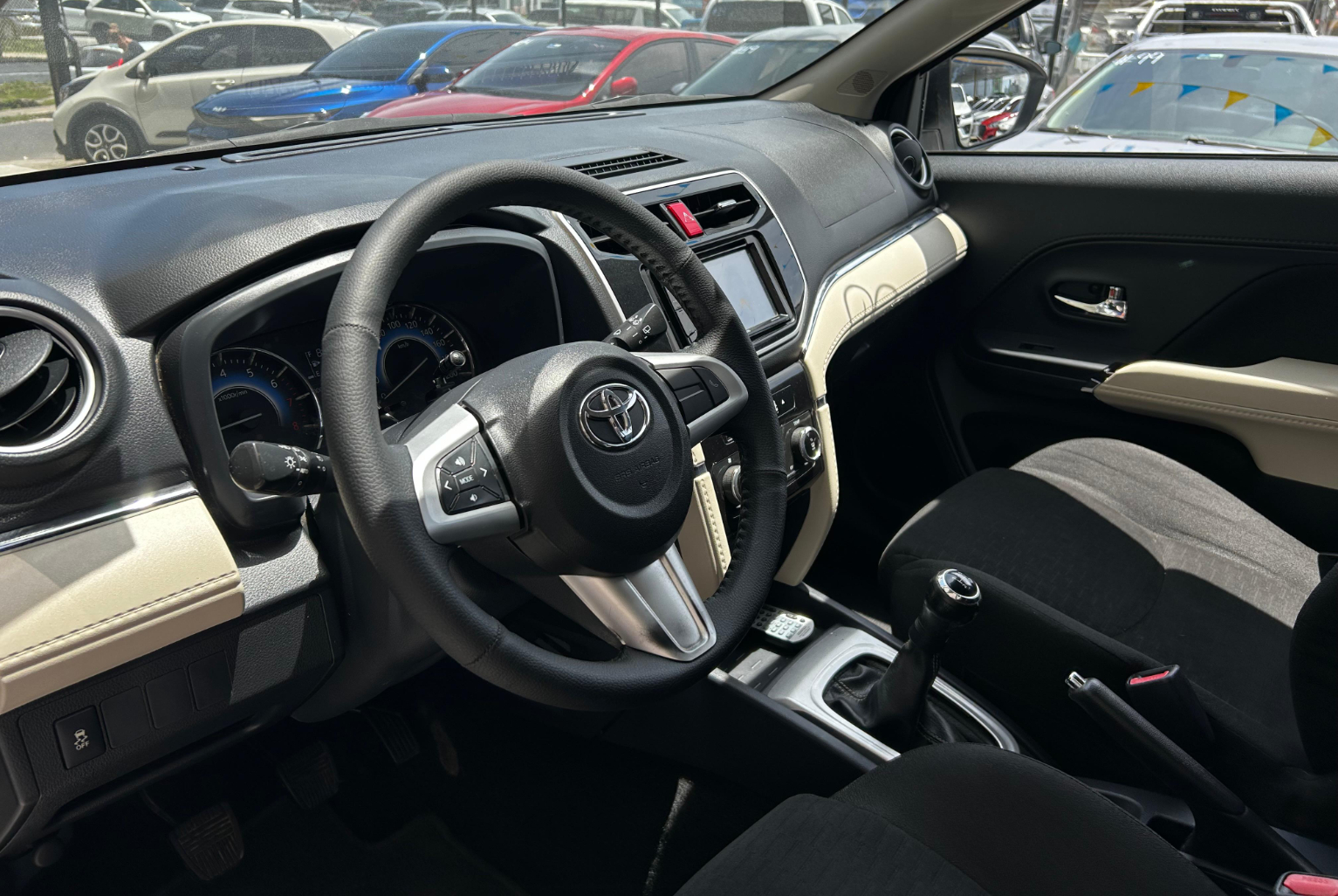 Toyota Rush 2019 Manual color Plateado, Imagen #8