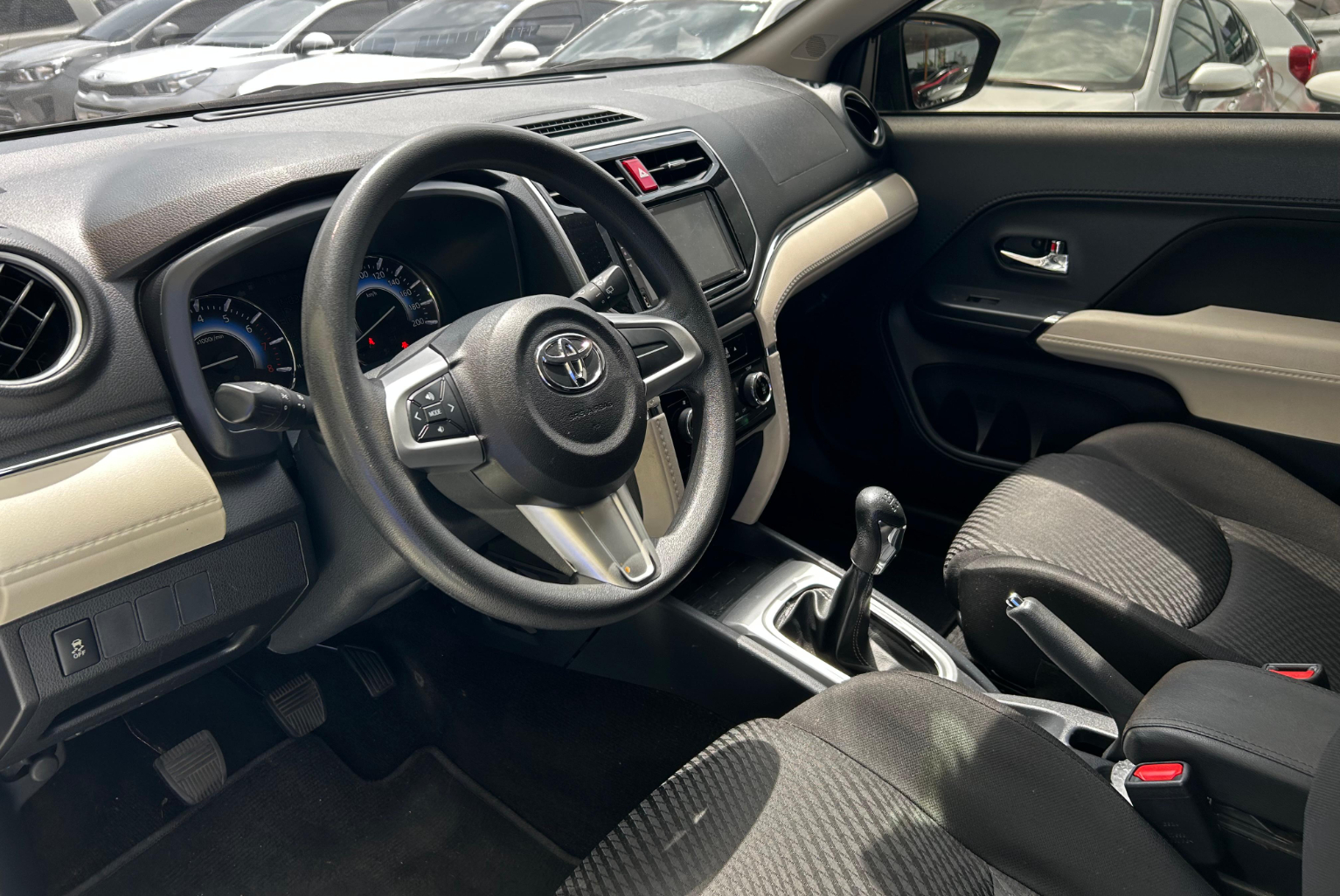 Toyota Rush 2021 Manual color Negro, Imagen #7