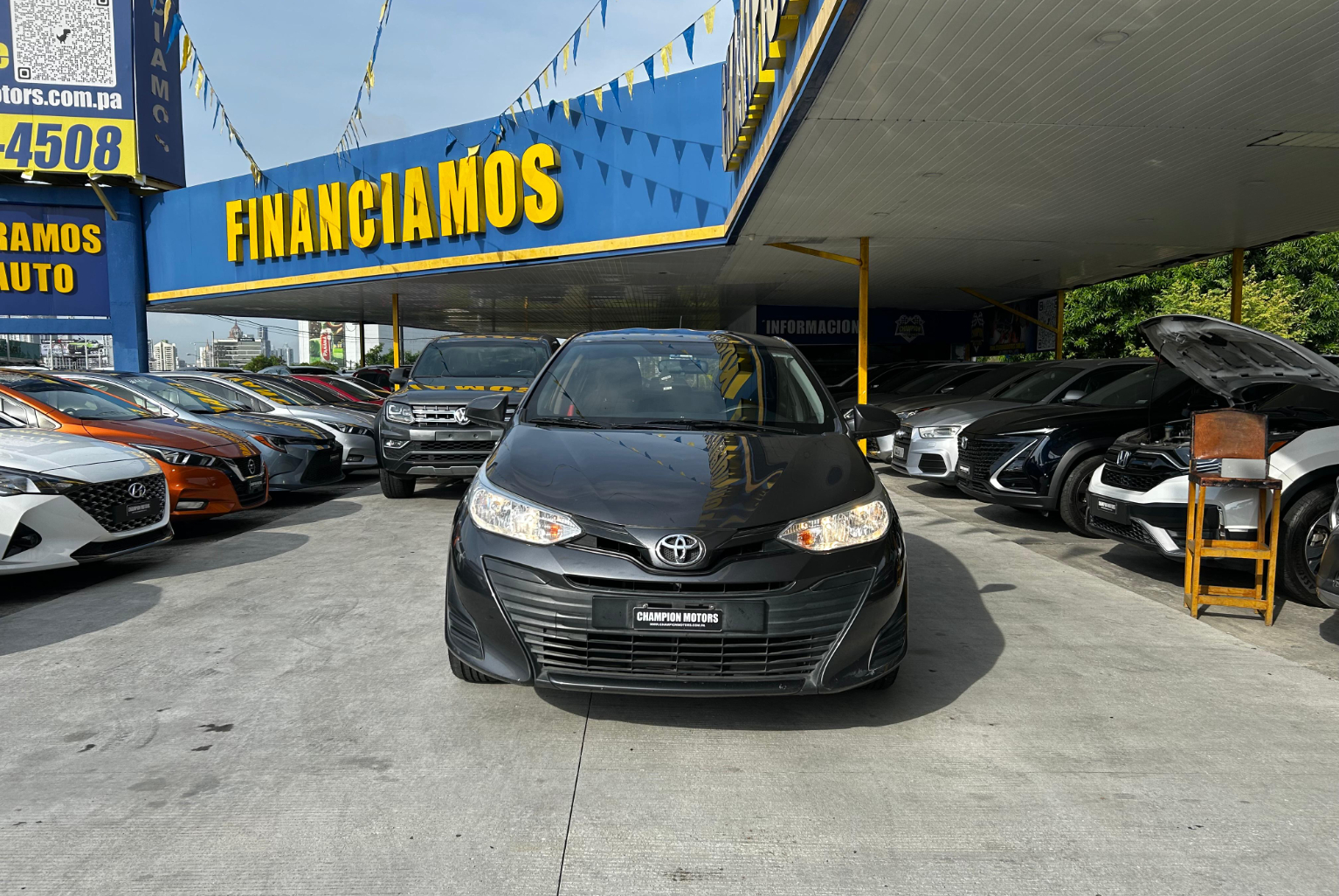 Toyota Yaris 2018 Automático color Gris, Imagen #2