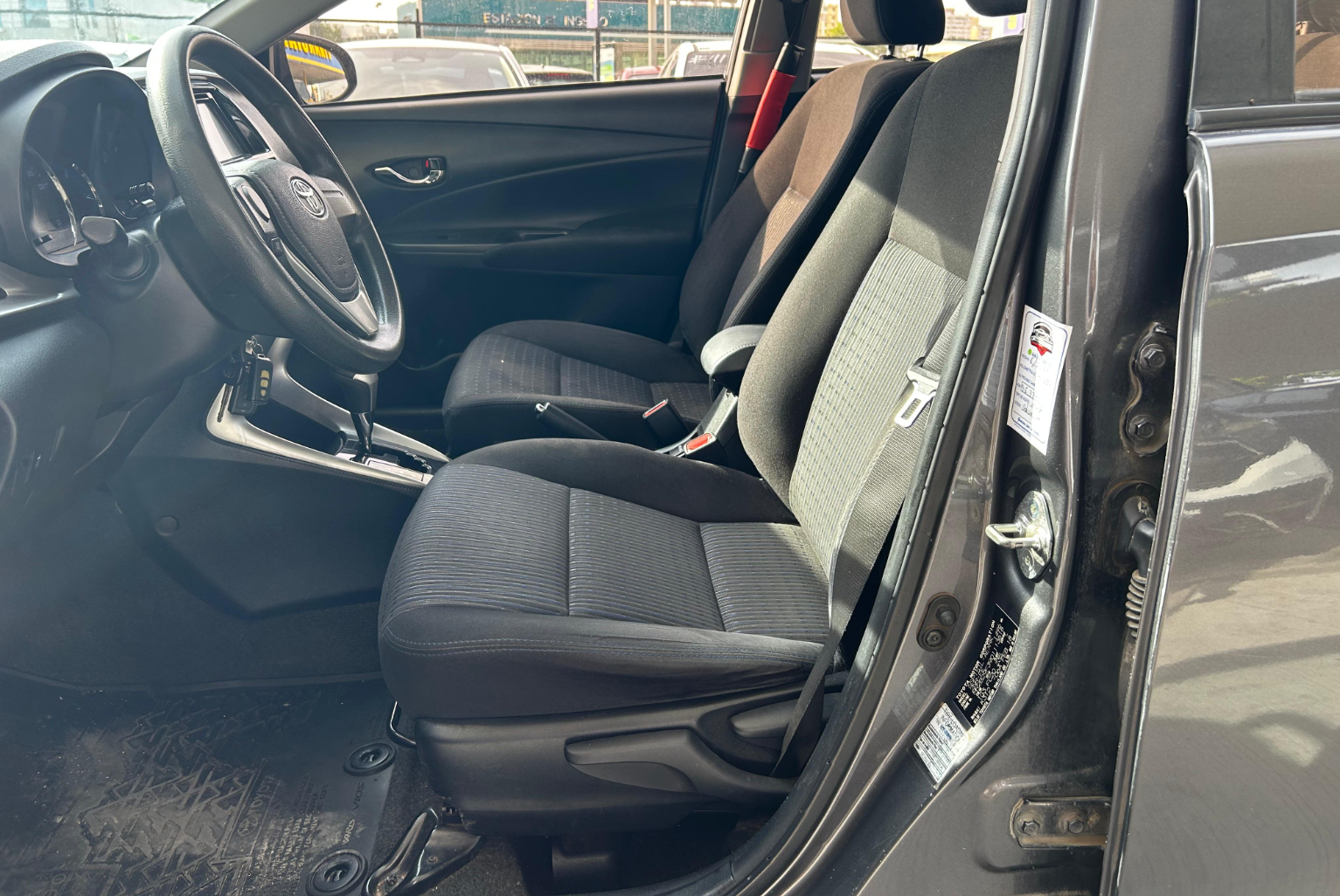 Toyota Yaris 2018 Automático color Gris, Imagen #7