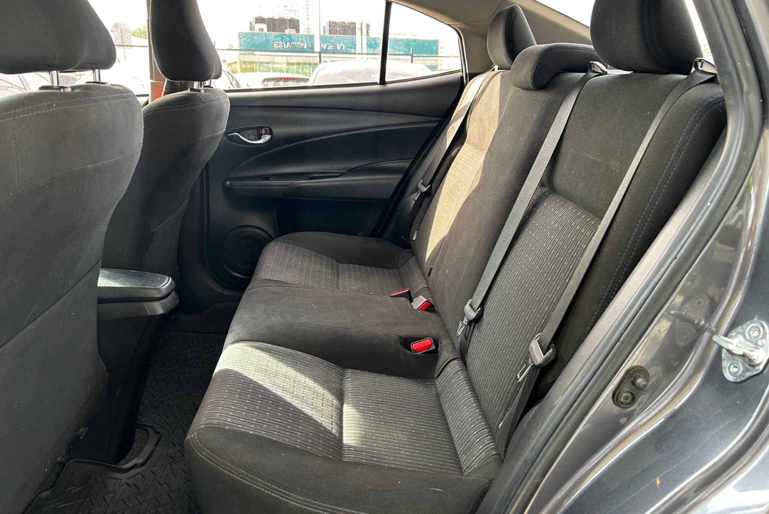 Toyota Yaris 2018 Automático color Gris, Imagen #9