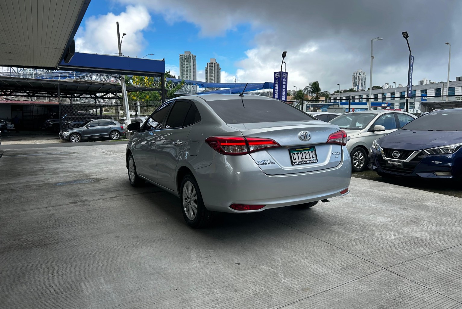 Toyota Yaris 2019 Automático color Plateado, Imagen #6