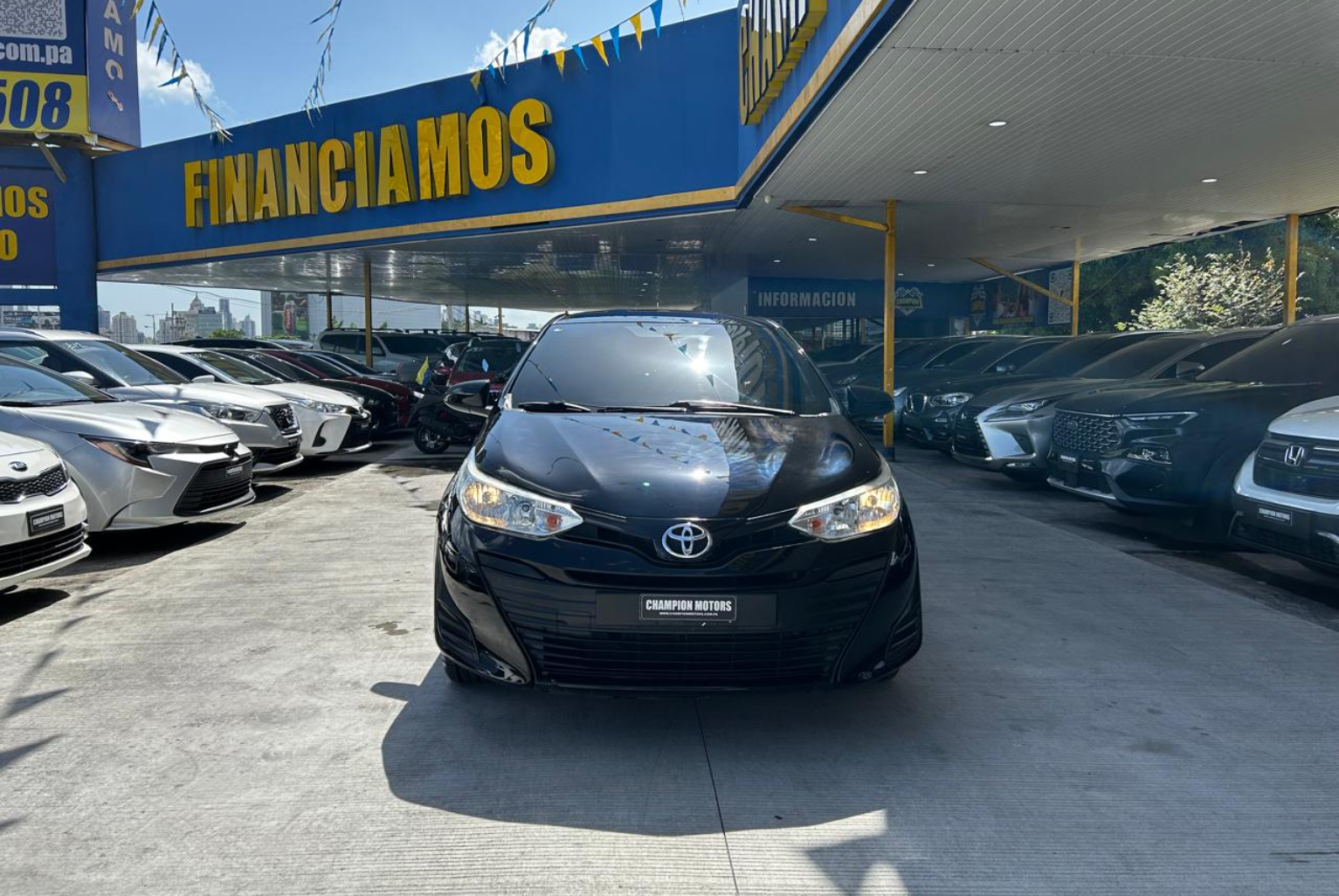 Toyota Yaris 2020 Automático color Negro, Imagen #2