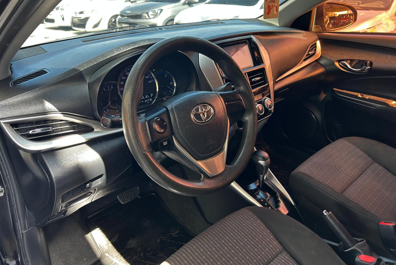 Toyota Yaris 2020 Automático color Negro, Imagen #7