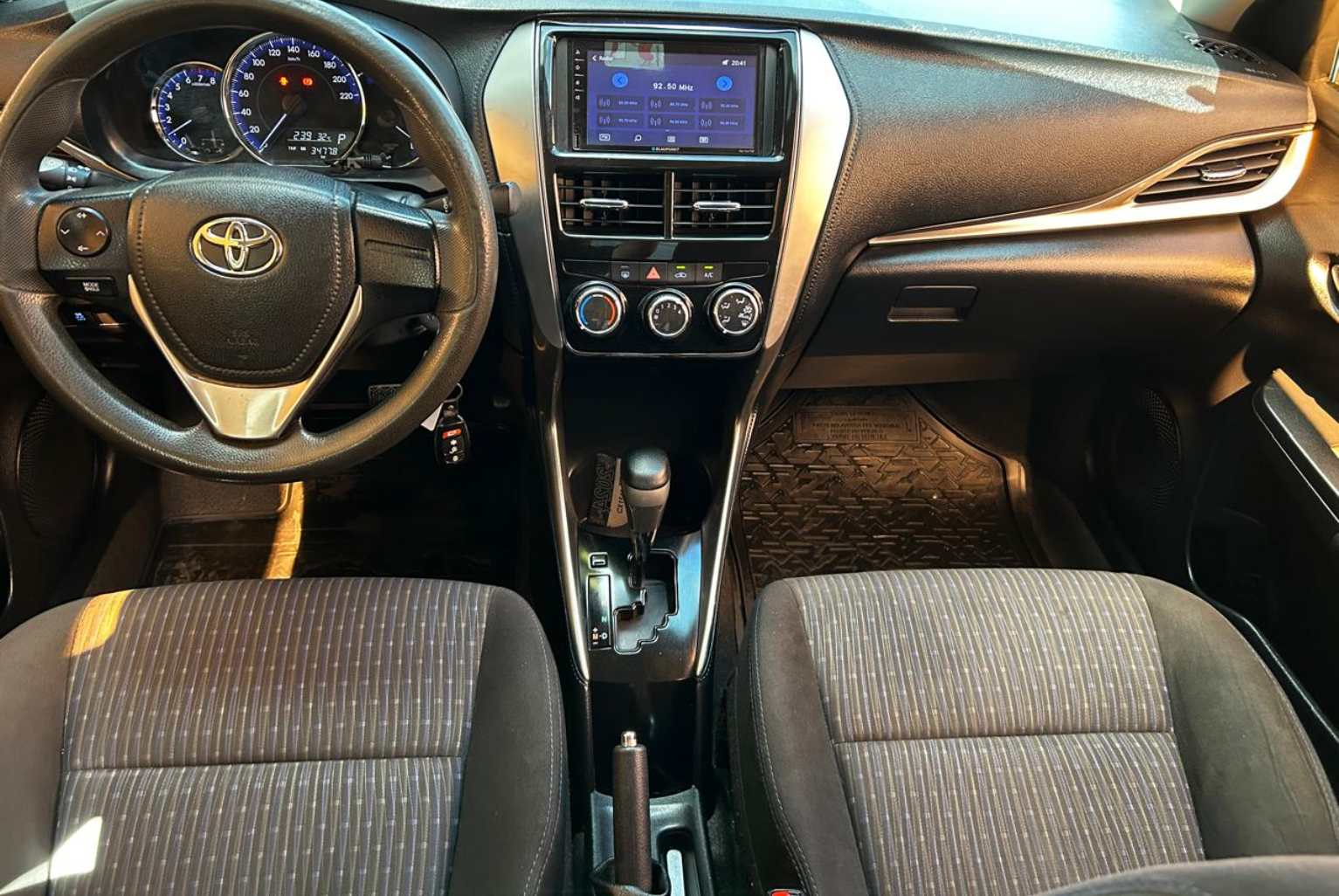 Toyota Yaris 2020 Automático color Negro, Imagen #9