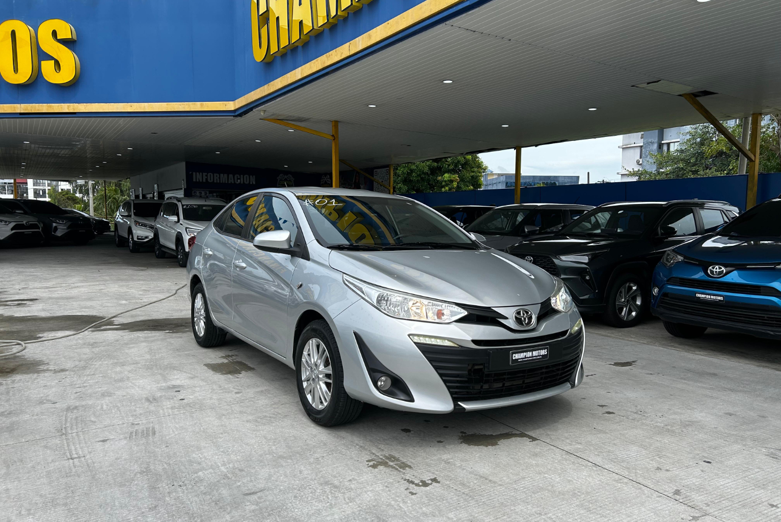 Toyota Yaris 2020 Automático color Plateado, Imagen #3