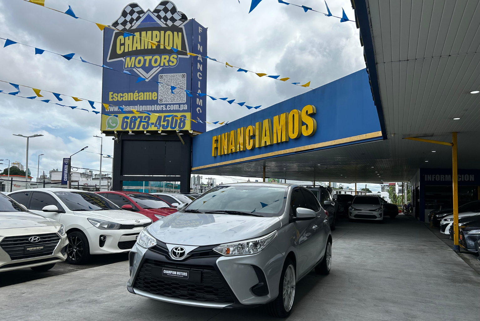 Toyota Yaris 2021 Automático color Plateado, Imagen #1