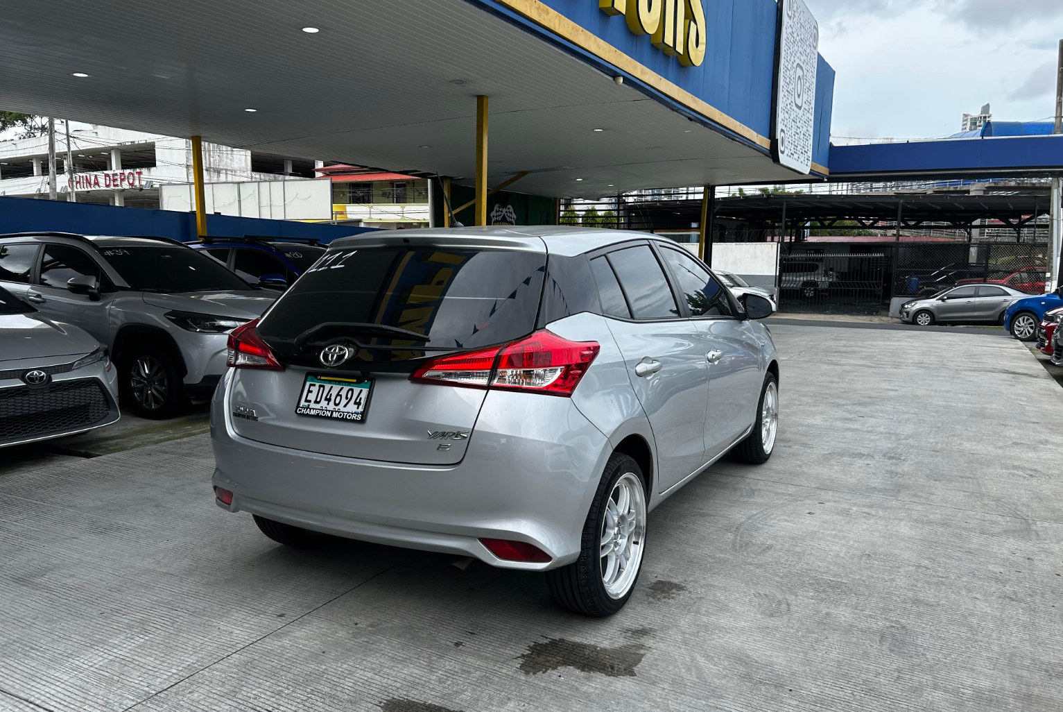 Toyota Yaris 2021 Automático color Plateado, Imagen #4