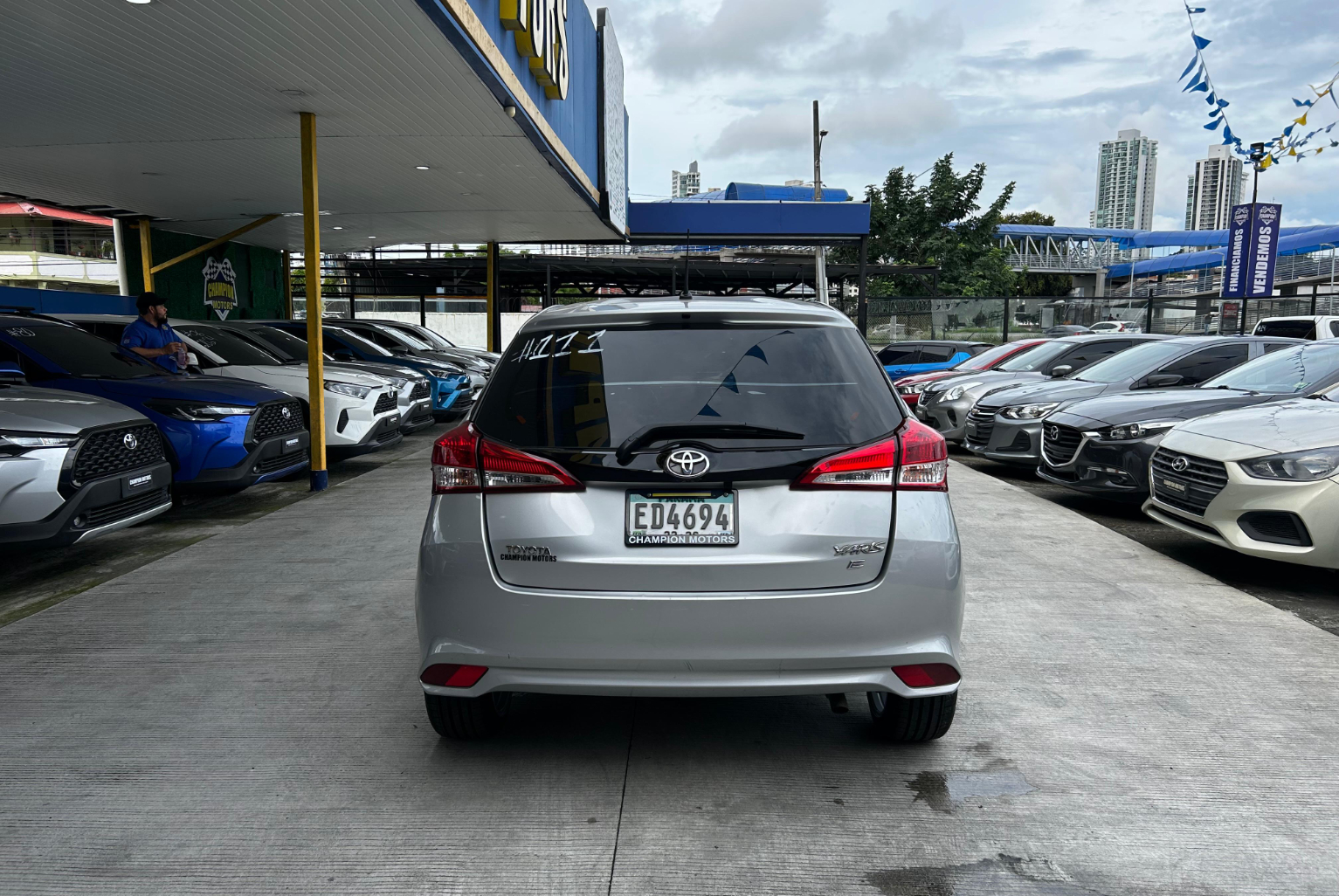 Toyota Yaris 2021 Automático color Plateado, Imagen #5