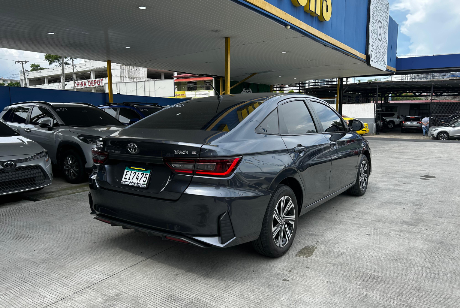 Toyota Yaris 2024 Automático color Gris, Imagen #4