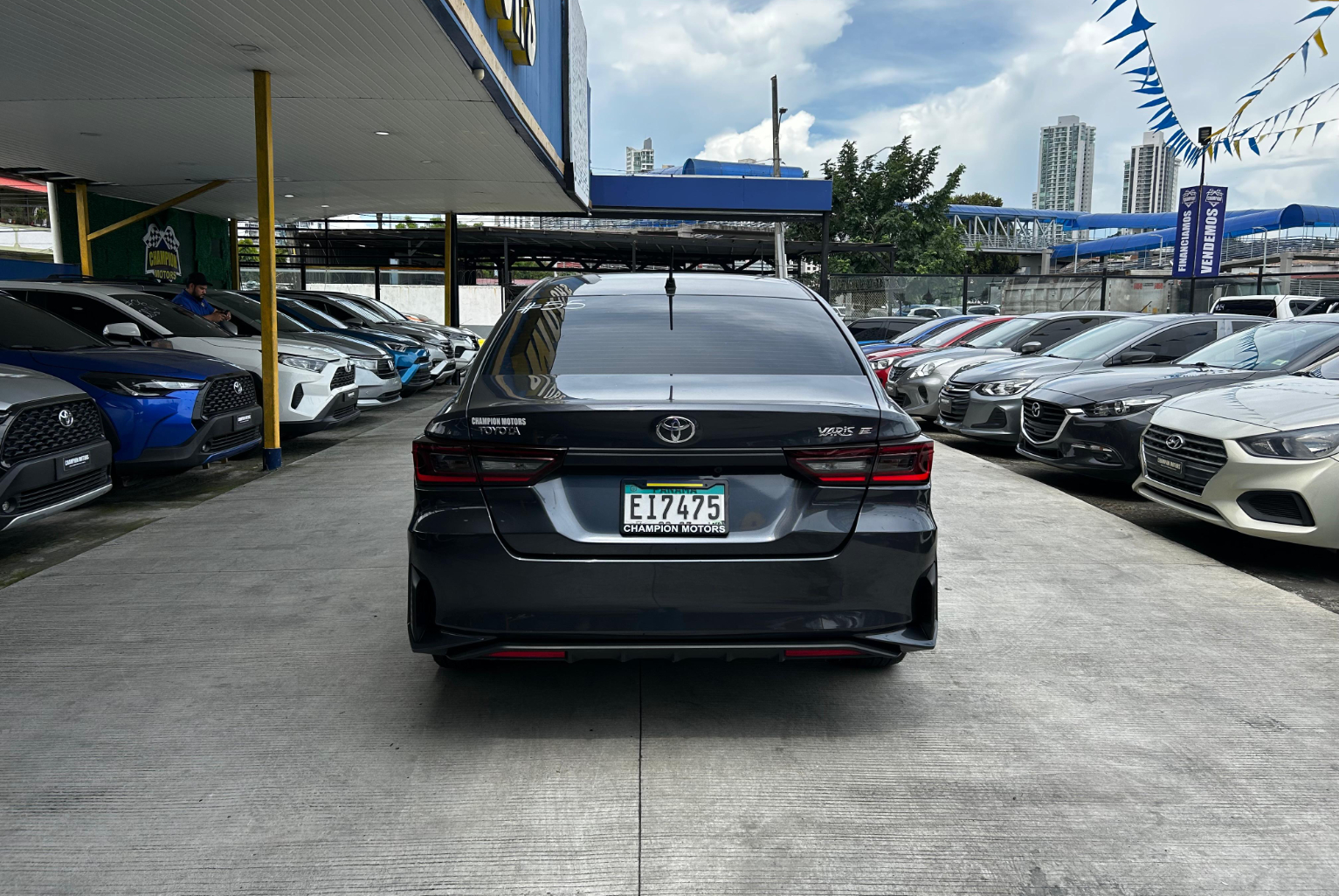 Toyota Yaris 2024 Automático color Gris, Imagen #5