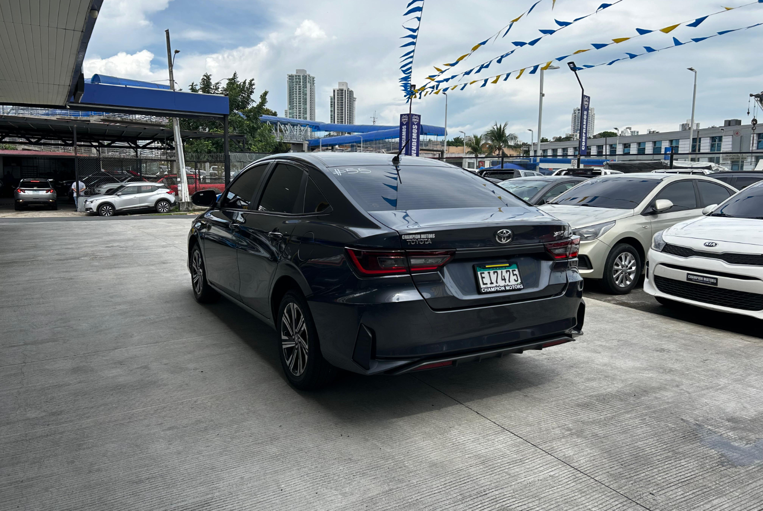 Toyota Yaris 2024 Automático color Gris, Imagen #6