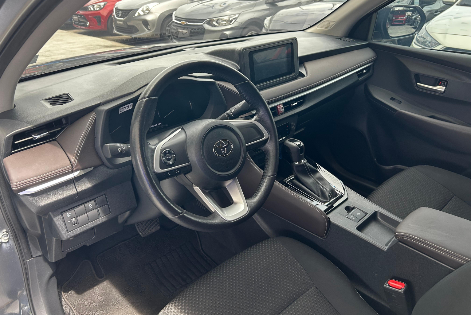 Toyota Yaris 2024 Automático color Gris, Imagen #7