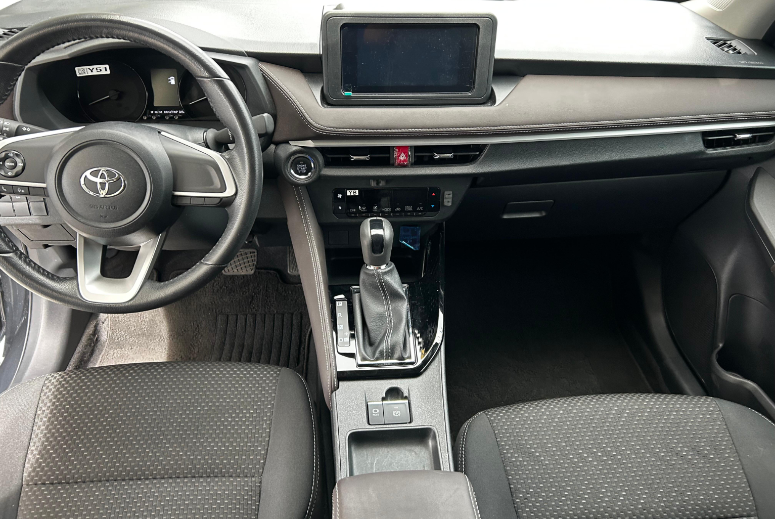 Toyota Yaris 2024 Automático color Gris, Imagen #9