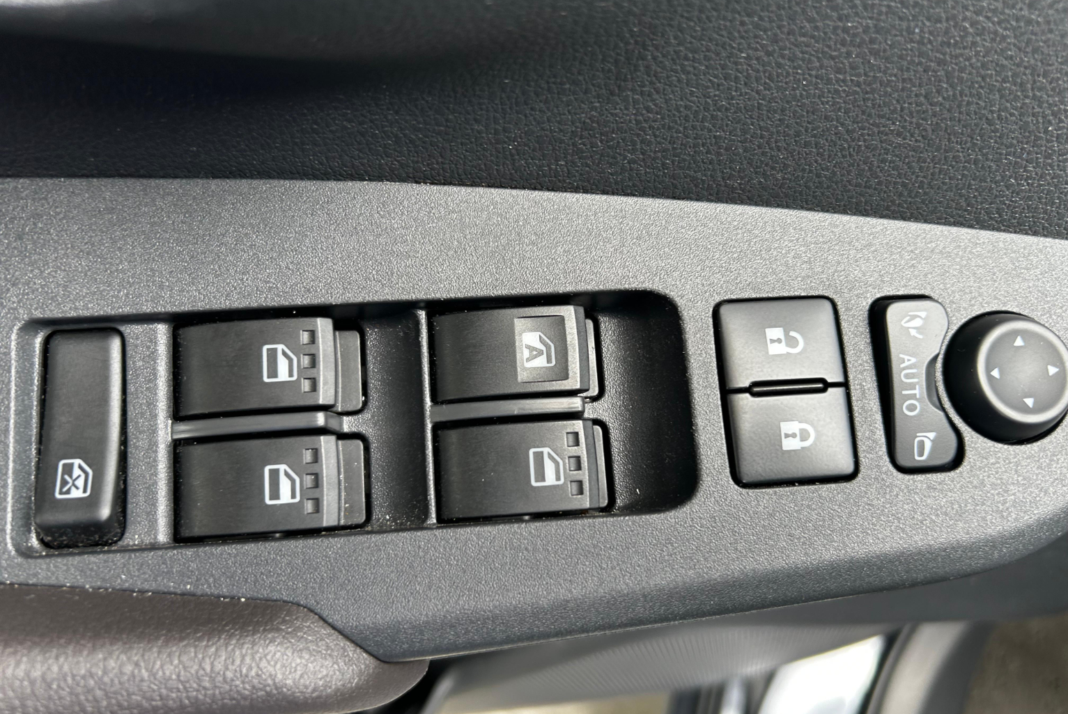 Toyota Yaris 2024 Automático color Gris, Imagen #11