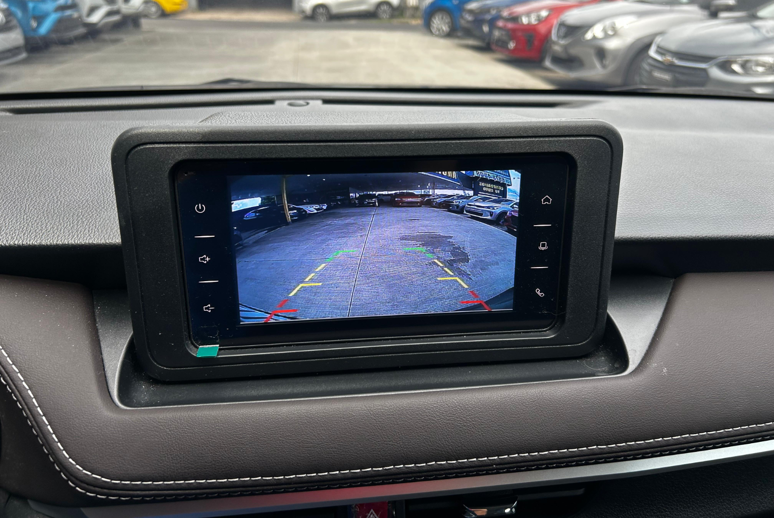 Toyota Yaris 2024 Automático color Gris, Imagen #13