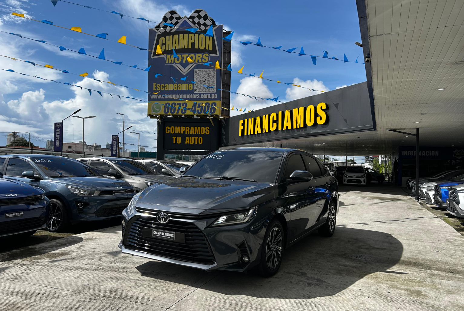 Toyota Yaris 2024 Manual color Gris, Imagen #1