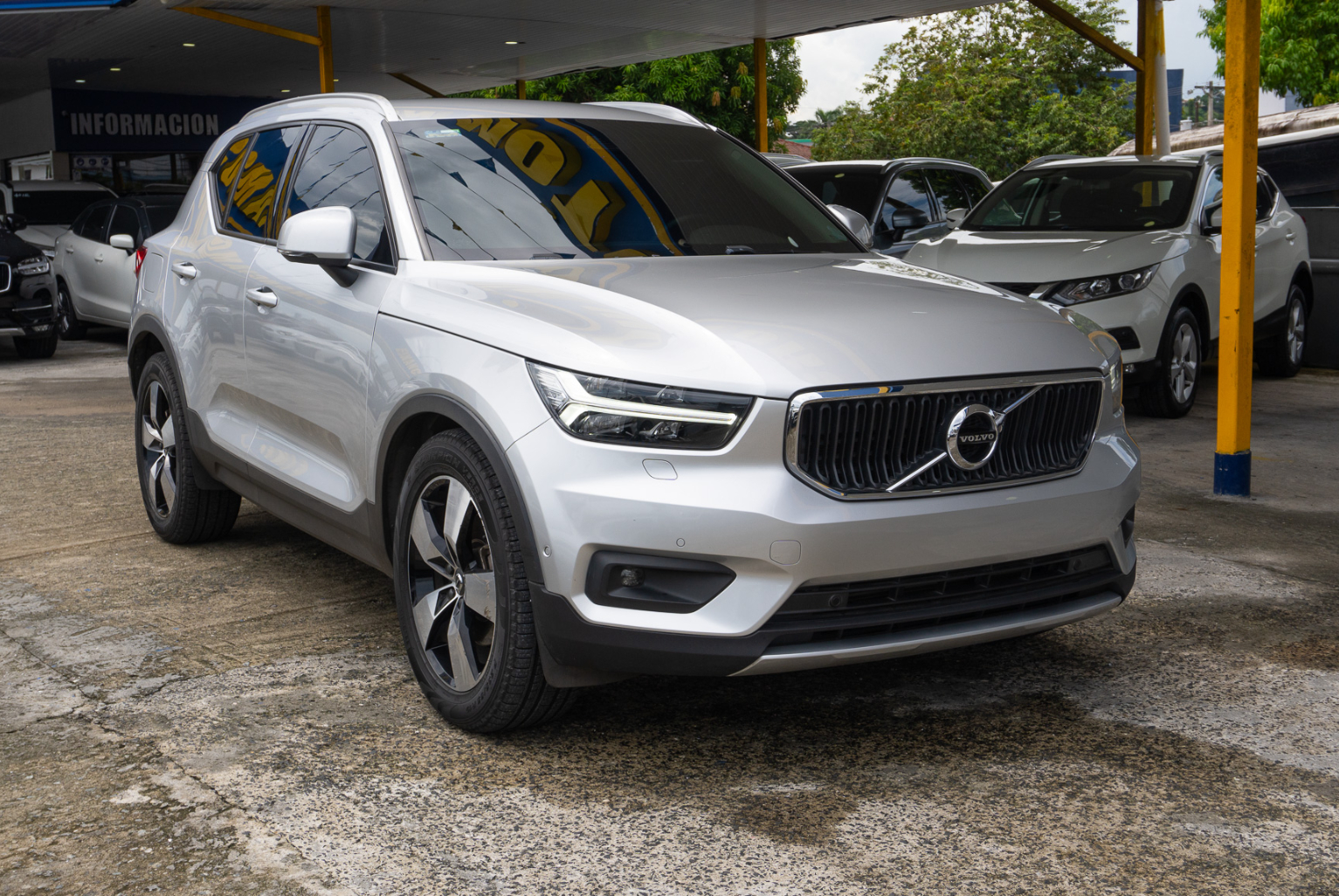 Volvo XC40 2019 Automático color Plateado, Imagen #3